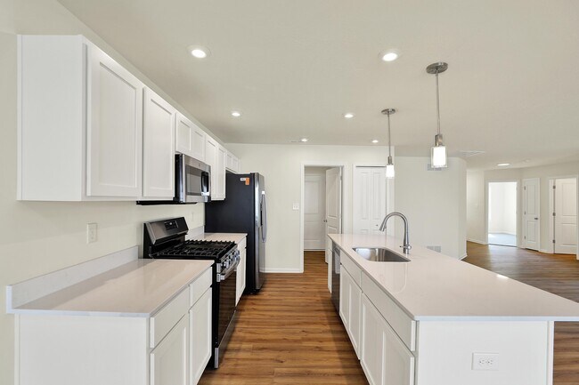 104 Maxim Ct, Cumberland, IN 46229 - photo 6