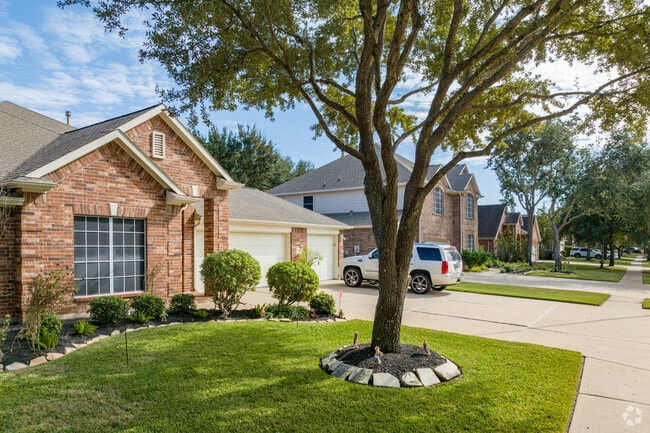 Many Stonegate homeowners take great pride in beautiful landscaping.