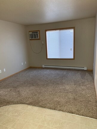 402 N Oak St Unit C05, Creston, IA 50801