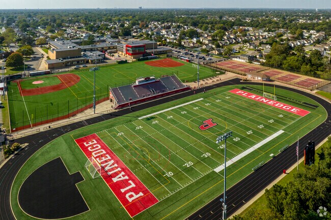 Plainedge Senior High School, Rankings & Reviews