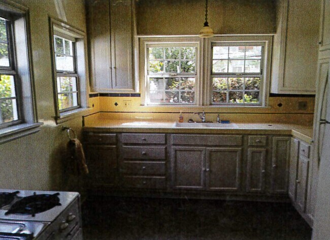 1423 Cabrillo Ave unit A, Venice, CA 90291 - photo 3