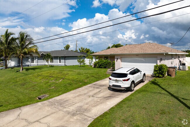 Homes in the Diplomat neighborhood are typically single story with two car garages.