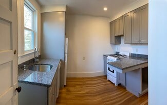 17 Jersey St Unit 2 Second floor, Marblehead, MA 01945