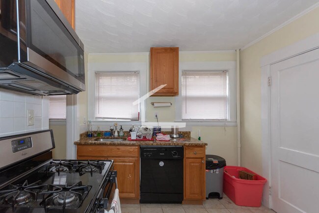 122 Bennett St unit 1, Brighton, MA 02135 - photo 2
