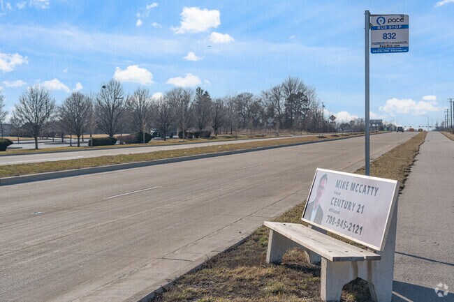 Pace bus route 832 runs throughout Homer Glen.