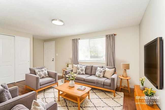 3336 Corey Dr, Indianapolis, IN 46227 - photo 2