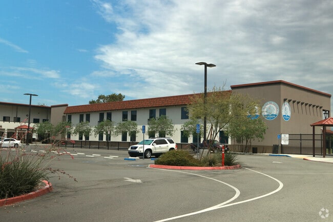 Washington Elementary School is located in the Pomona neighborhood of California.