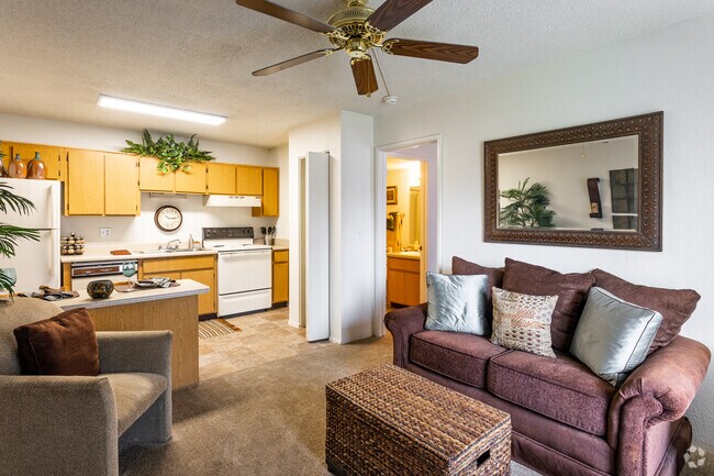 1BR, 1BA - 550SF