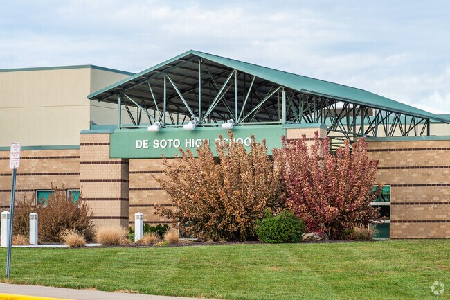 De Soto High School serves students 9-12th grade.