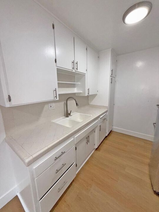 1330 N Gardner St unit 208, Los Angeles, CA 90046 - photo 6