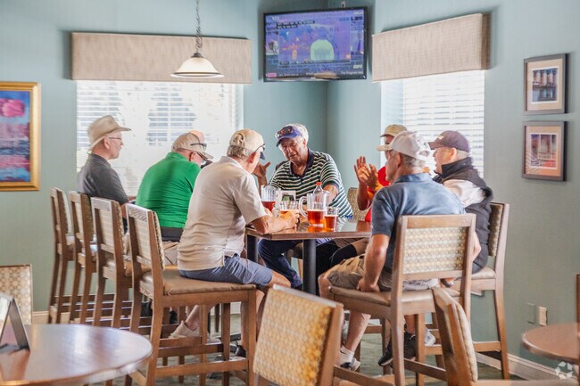 Wachesaw Plantation East locals enjoy great food and drinks at Toasted Tee Grub & Pub.
