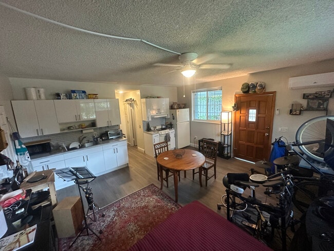 200 Whitethorn Dr, Miami Springs, FL 33166 - photo 3