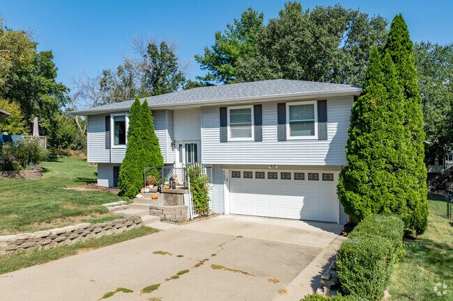 Much of southern Eastside features split-level homes built into the neighborhood's hills.