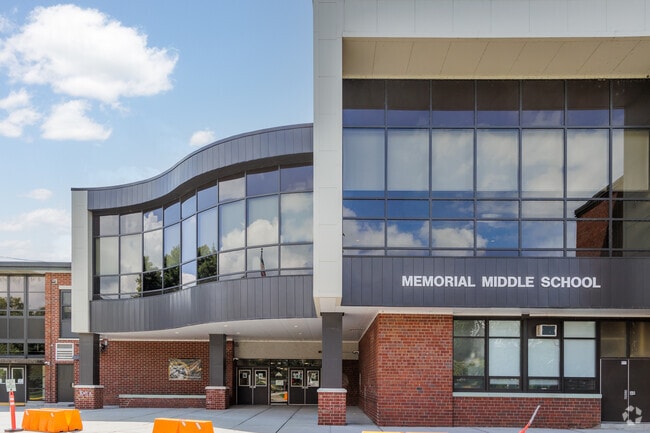 Memorial Middle School teaches students in grades 5-8.