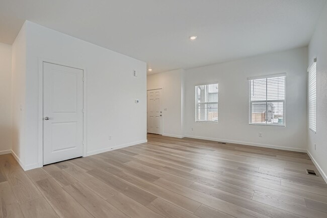 2820 E 153rd Ave, Thornton, CO 80602 - photo 5