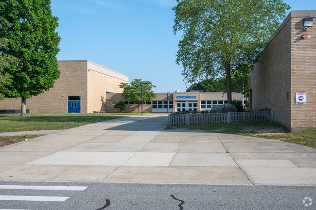 Monomoscoy Island students attend Quashnet School which received an overall B grade from Niche.