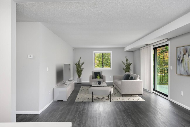 Laurel West End