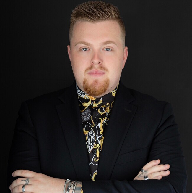 Agent Photo