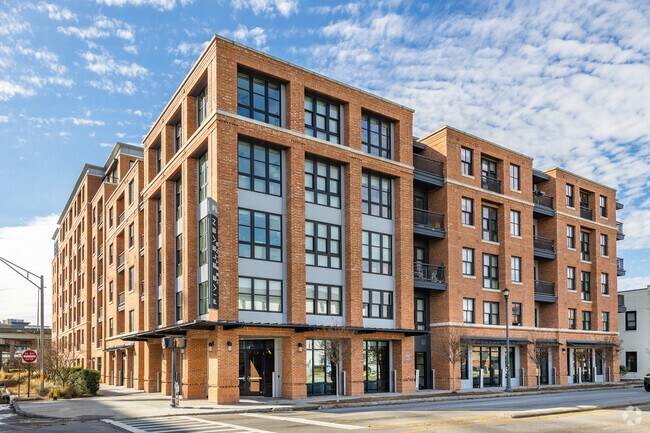 Five Eleven is a luxury apartment complex in East Central, Charleston, SC.