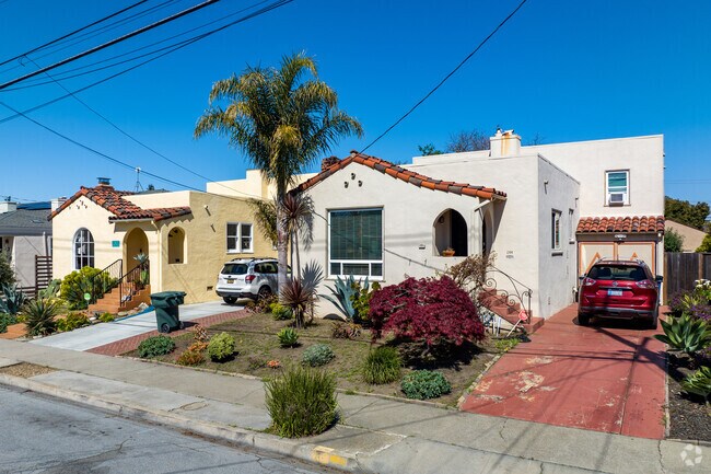 Farrelly Pond District is primarily residential and features 1920s and 30s-built homes.