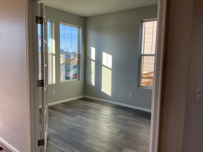 21250 E Radcliff Place, Aurora, CO 80015 - photo 4