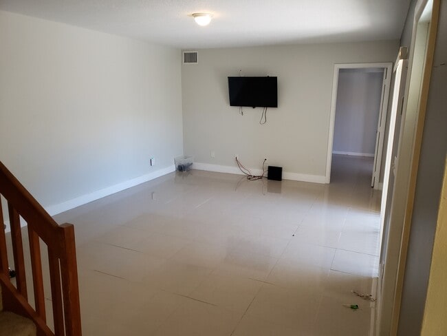 11864 SW 8th Ct, Davie, FL 33325 - photo 2