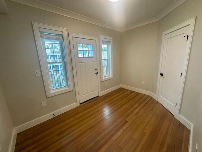 44 Iffley Rd unit 2, Jamaica Plain, MA 02130 - photo 6