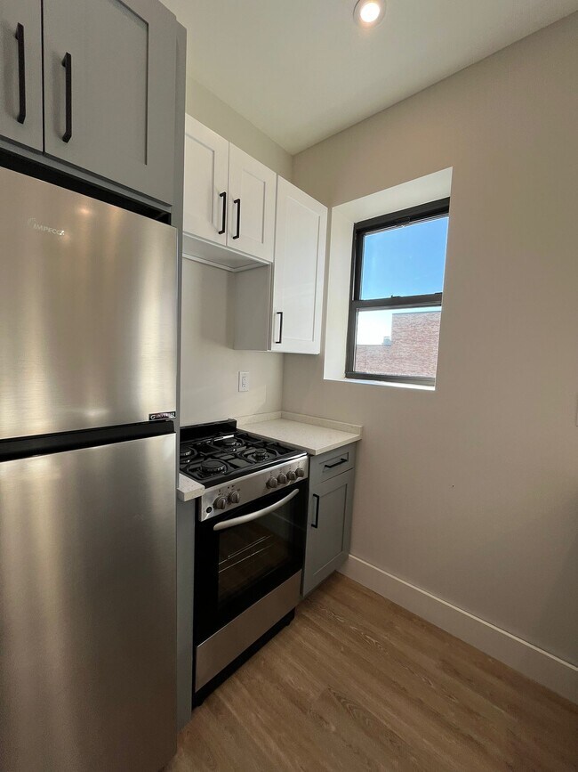 268 Martin Luther King jr Dr unit 3C, Jersey City, NJ 07305 - photo 4