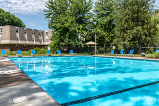 100 Robinson Rd, Rocky Hill, CT 06067