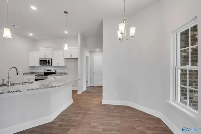 8761 Jackson Trace Ln unit 38667299, Morris, AL 35116 - photo 5