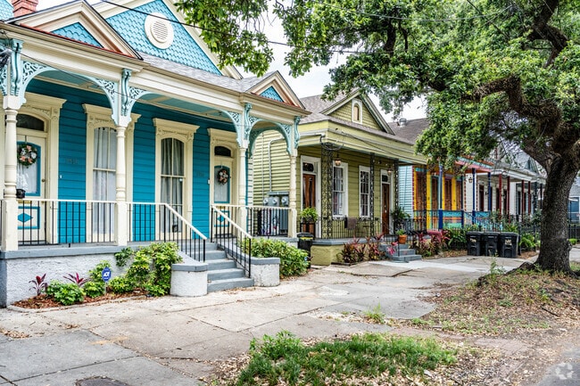 Rows of colorful Creole Cottages in the St Roch neighborhood add a pop of vibrancy.