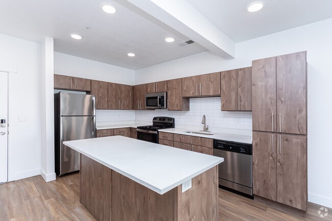 1BR, 1BA - 704SF - Kitchen