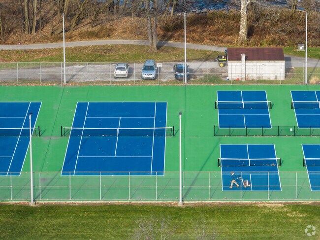 Foster Park has quite a number of tennis and badminton courts.