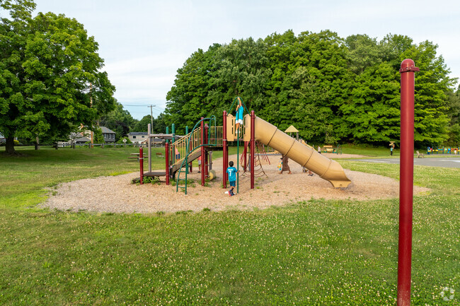 Tashua School is located in Trumbull, Connecticut.