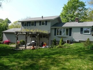 1 Cayuga Dr, Hudson, MA 01749