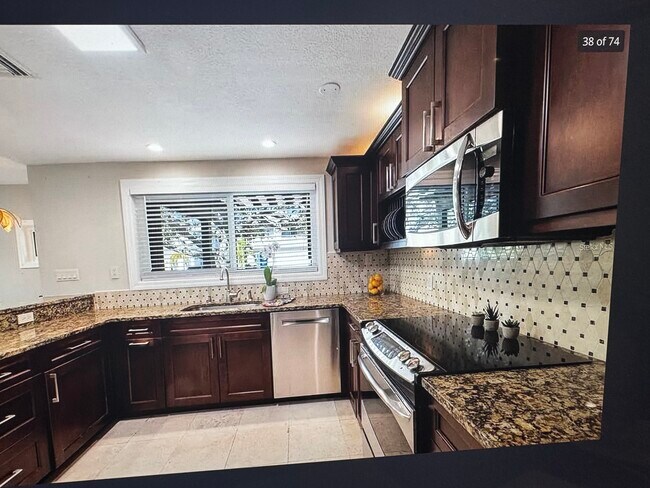 3521 Almeria Ave, Sarasota, FL 34239 - photo 7