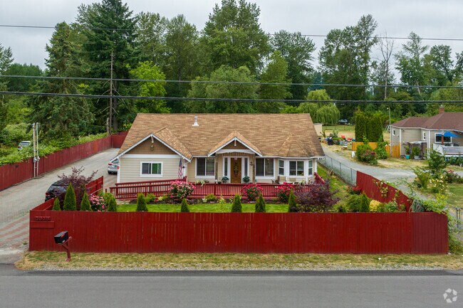 The Curb Appeal Of This Cottage Is Outstanding In Midland.