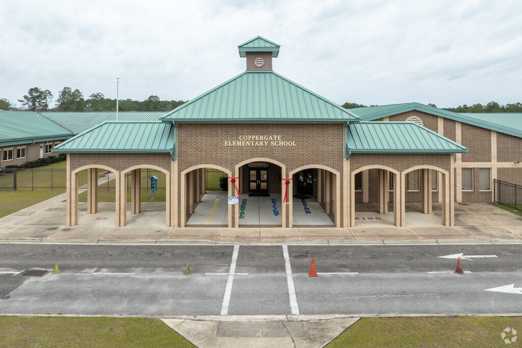 Coppergate Elementary School offers education to the Middleburg area.