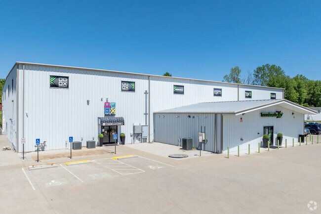 Athletes in Rome utilize Complex 7's specialized equipment, including the Dr. Dish shooting machine and Vertimax trainers, for skill development.