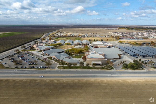 Independence has a 27:1 student to teacher ratio.