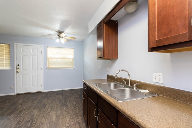 Fircrest Apartments, Amarillo, TX 79109 - photo 3