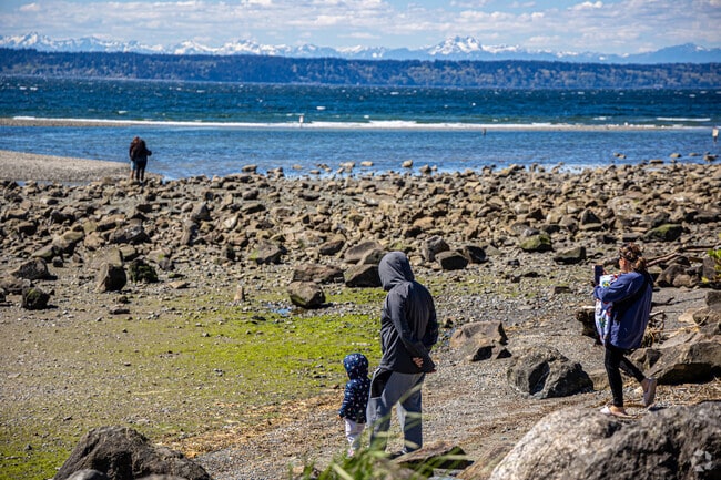 Des Moines beach gives residents access to a wonderful beach and trail.