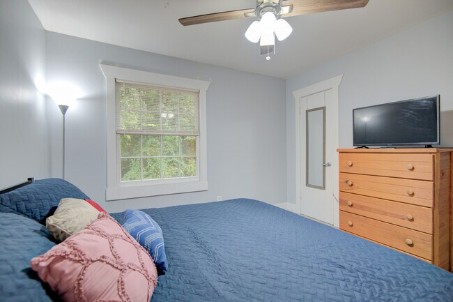 636 Chipley Ave unit 5, Charlotte, NC 28205 - photo 4