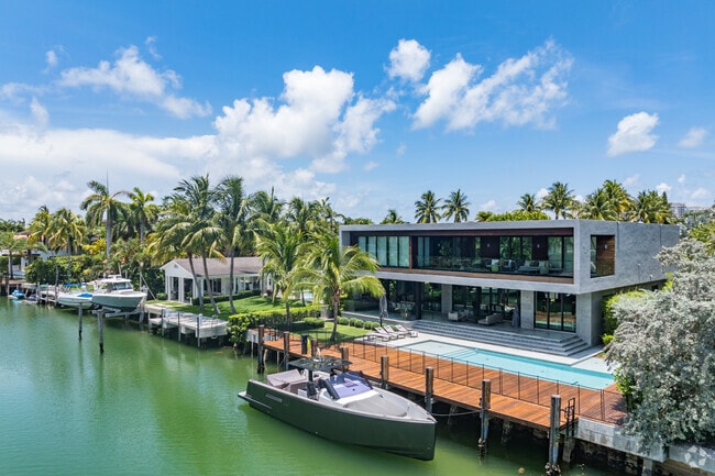 Private pools and docks are common among Key Biscayne’s single-family homes.