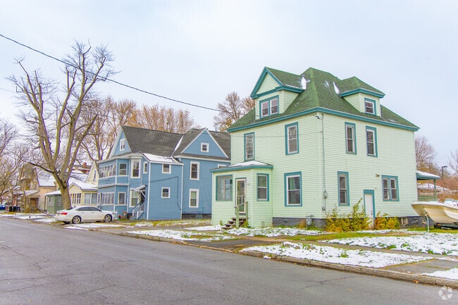 Tree‑lined residential blocks in Southwest have early‑20th‑century homes.