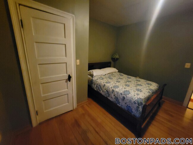 17 Holman St unit 1, Allston, MA 02134 - photo 6
