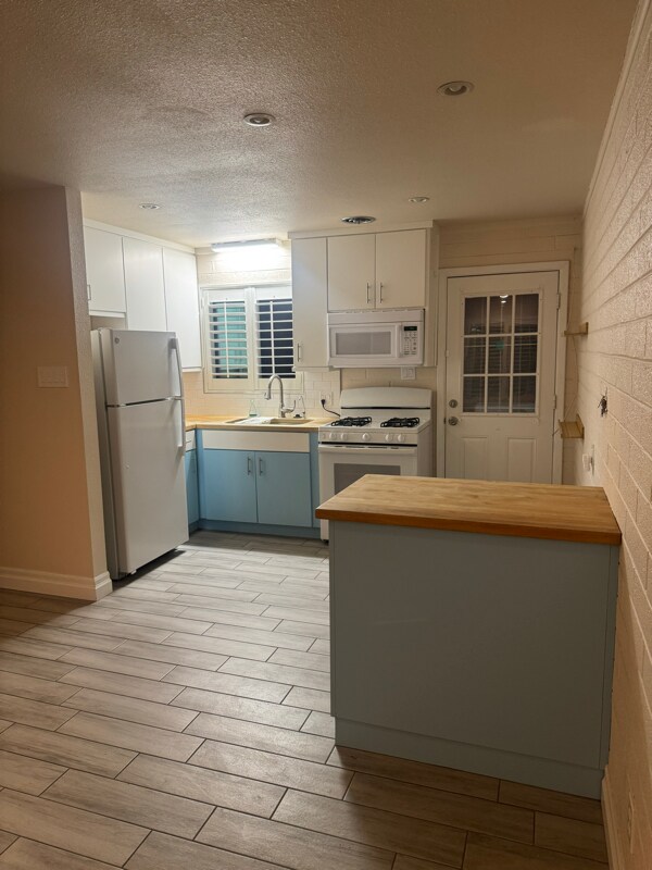 6234 N 12th Place unit 2, Phoenix, AZ 85014 - photo 1