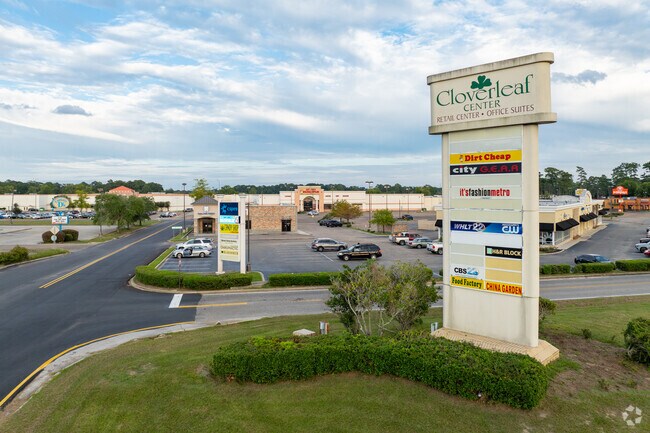 Cloverleaf Center is a large old mall that has very little to offer unfortunately.