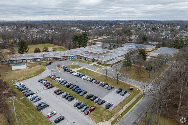 Featherbed Elementary School is rated C by Niche and has about 550 students in PK through 5th.