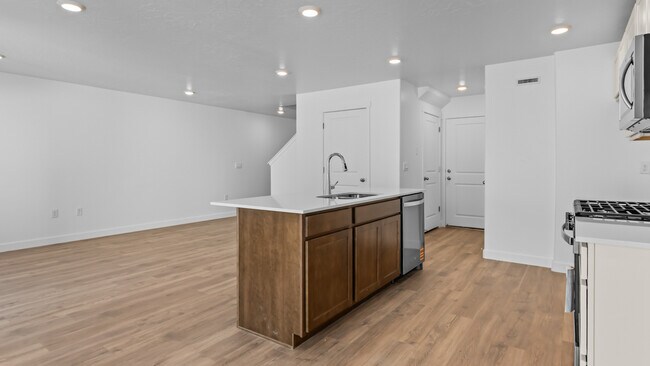 681-1196 N 1850 E, Salem, UT 84653 - photo 4